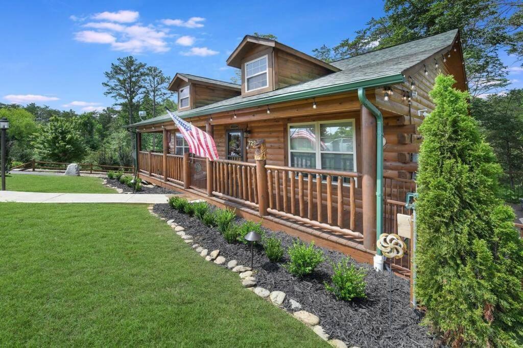Enchanted Forest Cabin And Teepee! Lights & Laser Show! Private Hot Tub! Unique Stay! Sevierville Exterior photo