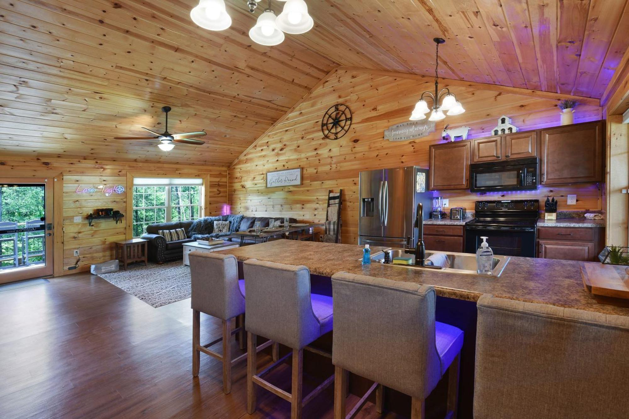 Enchanted Forest Cabin And Teepee! Lights & Laser Show! Private Hot Tub! Unique Stay! Sevierville Exterior photo