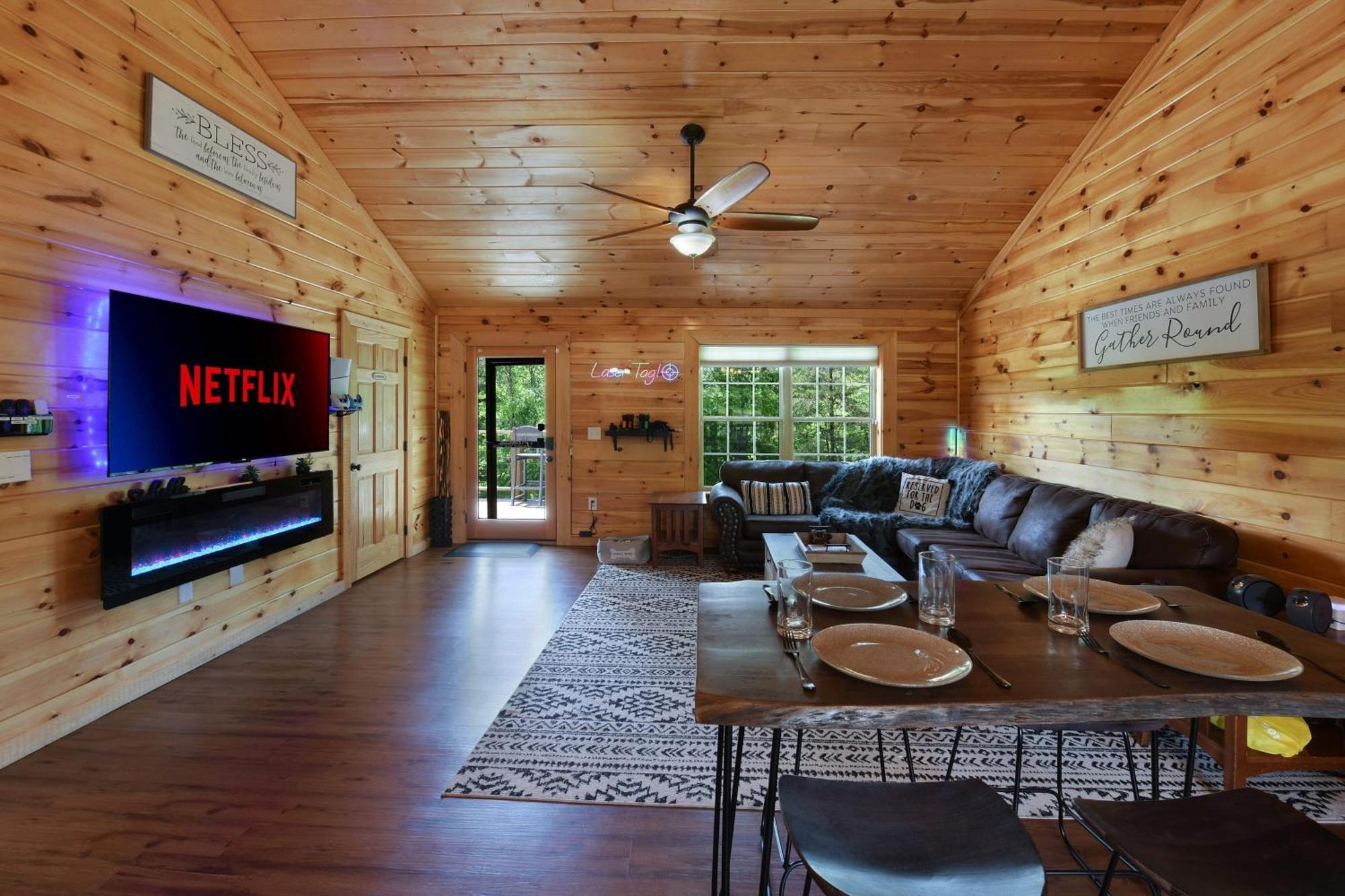 Enchanted Forest Cabin And Teepee! Lights & Laser Show! Private Hot Tub! Unique Stay! Sevierville Exterior photo