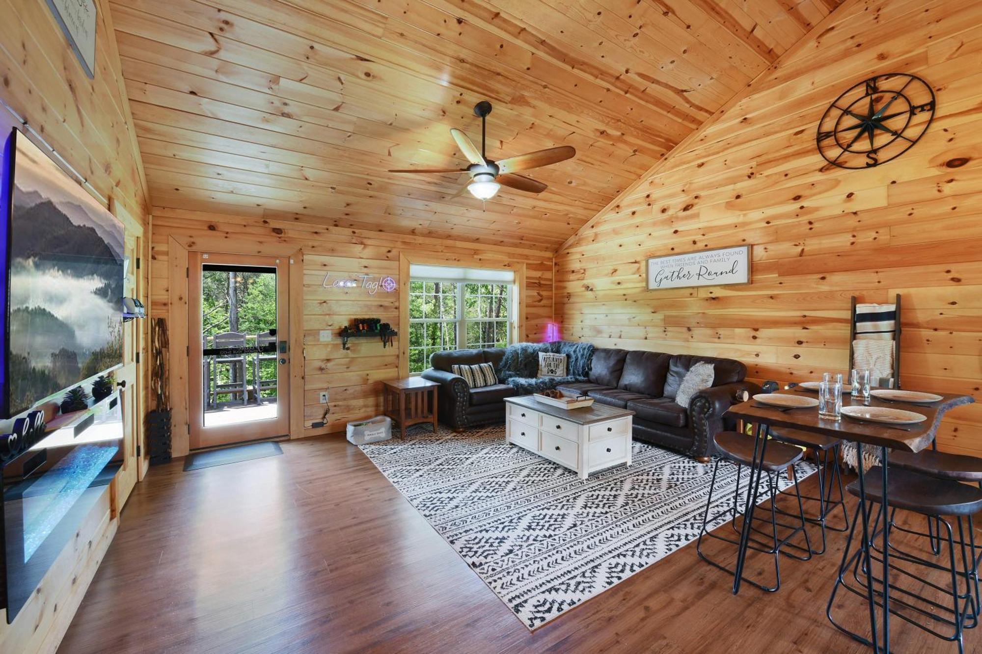 Enchanted Forest Cabin And Teepee! Lights & Laser Show! Private Hot Tub! Unique Stay! Sevierville Exterior photo