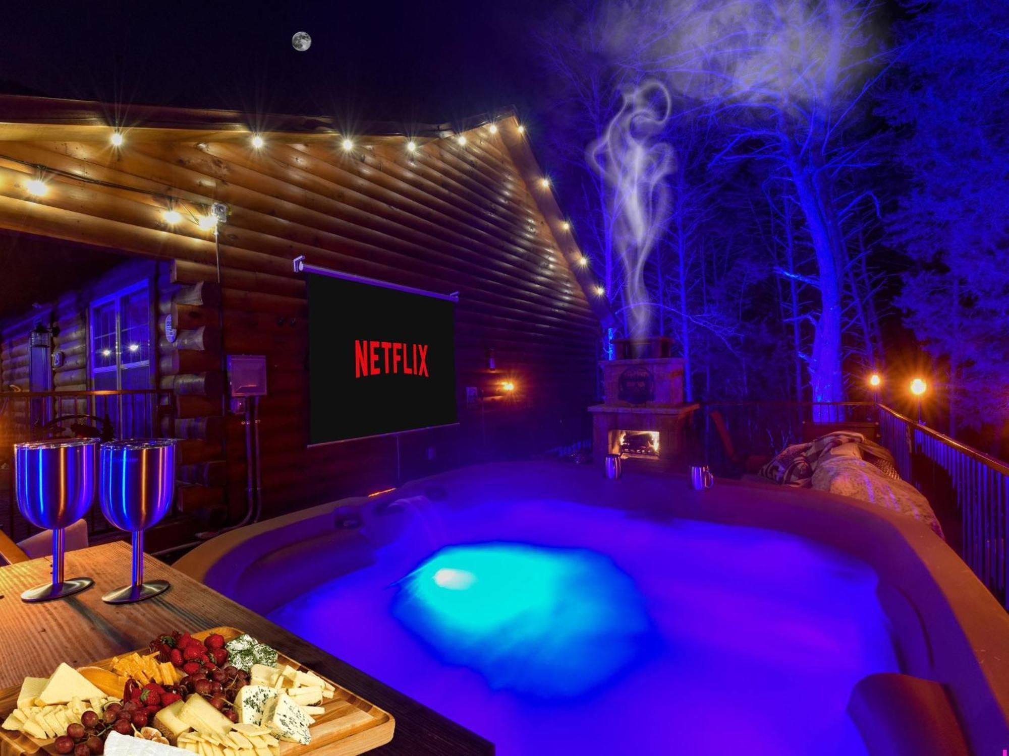 Enchanted Forest Cabin And Teepee! Lights & Laser Show! Private Hot Tub! Unique Stay! Sevierville Exterior photo